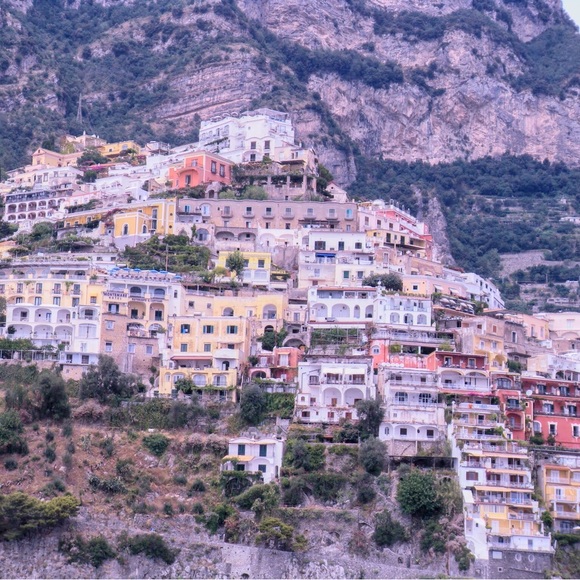 Meet your Posher, Susan - Picture 2 of 3